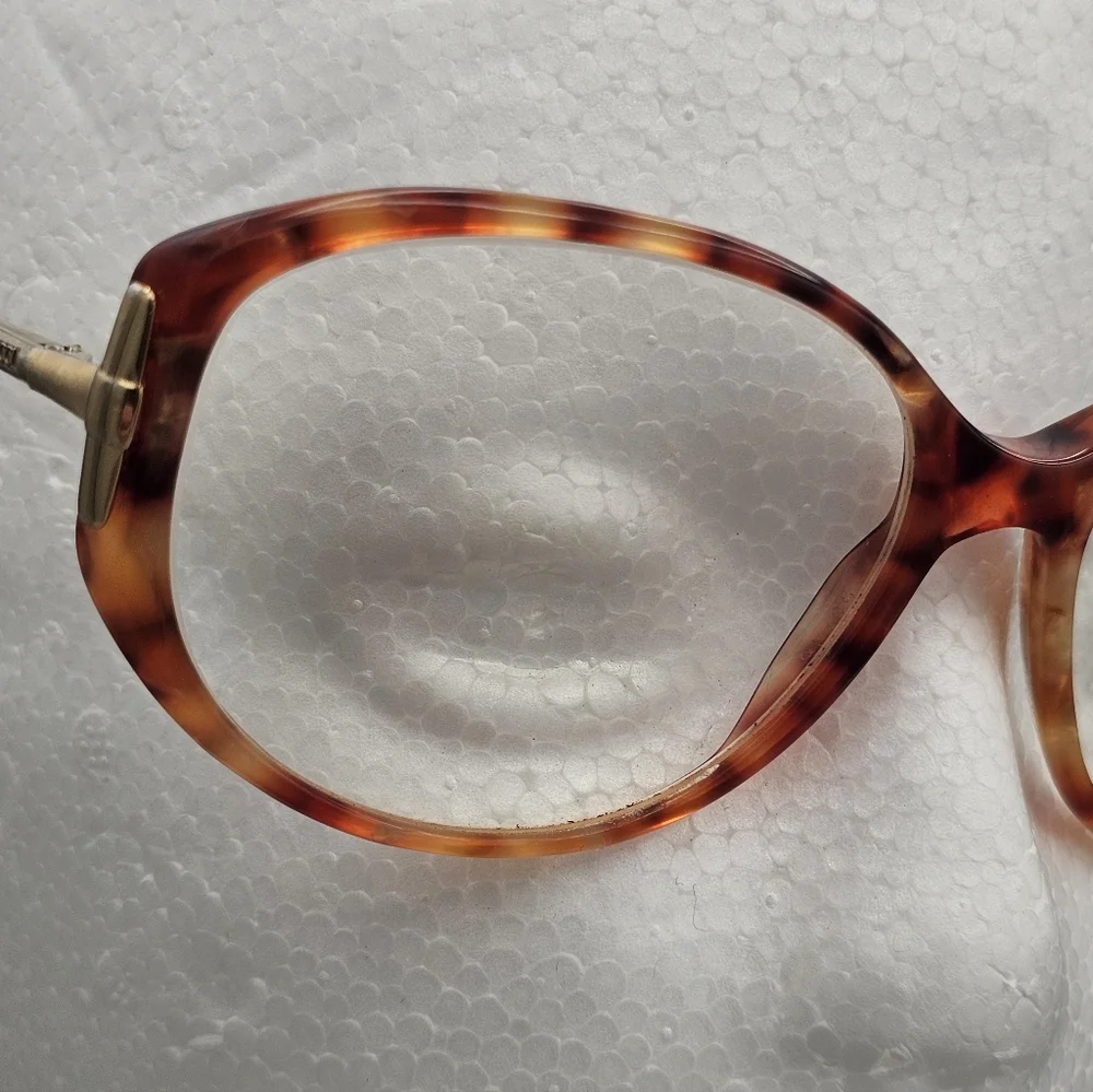 Gucci eye frames